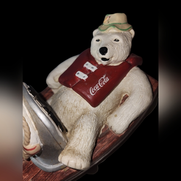 Coca-Cola bear boating - Picture 2 of 4